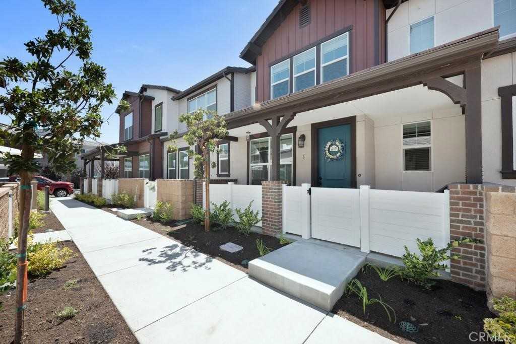 View Simi Valley, CA 93065 townhome
