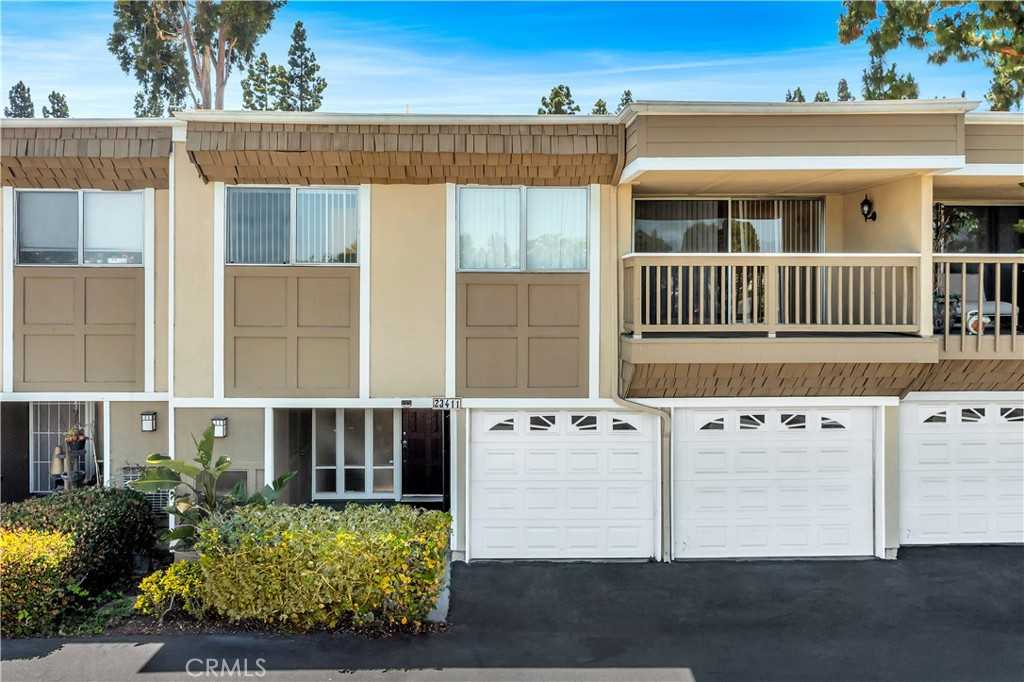 View Laguna Hills, CA 92653 property