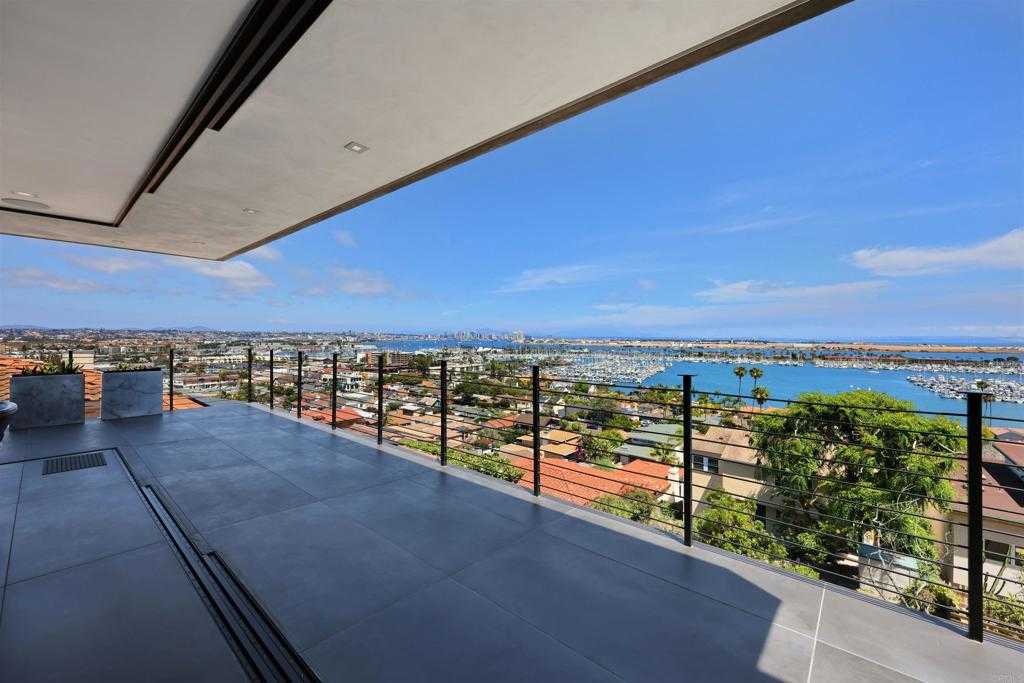 View San Diego, CA 92106 house