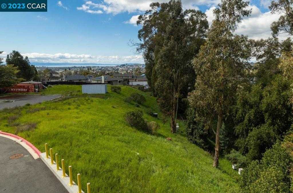 View Castro Valley, CA 94552 property
