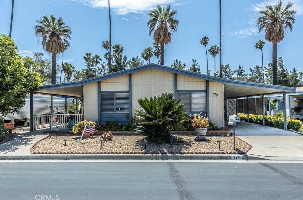 View Corona, CA 92879 mobile home