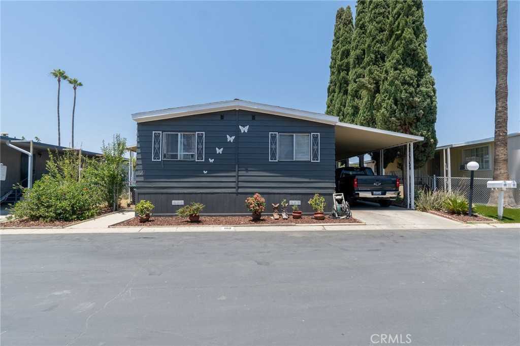 View Corona, CA 92879 mobile home