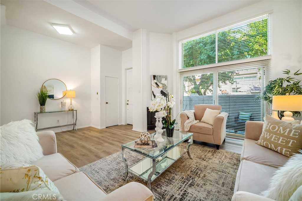 View Woodland Hills, CA 91367 townhome