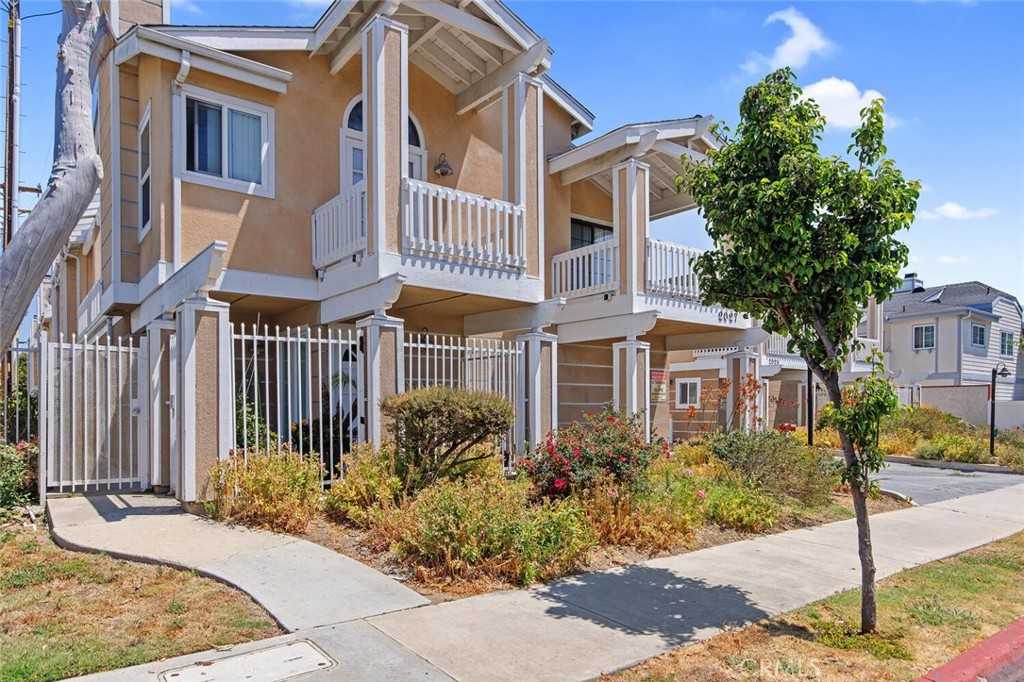 View Torrance, CA 90504 townhome