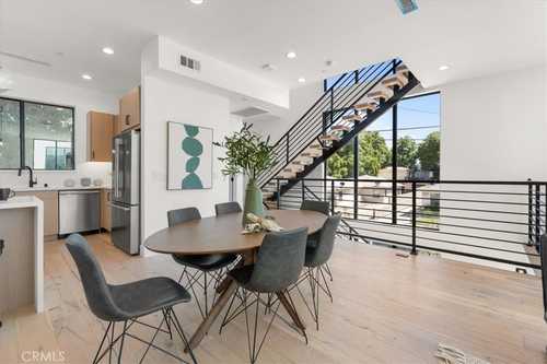 $1,020,000 - 3Br/4Ba -  for Sale in North Hollywood