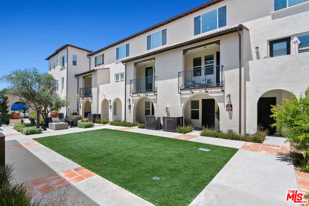 View Torrance, CA 90502 townhome