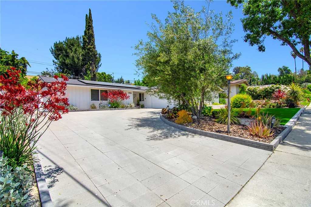View Woodland Hills, CA 91367 house