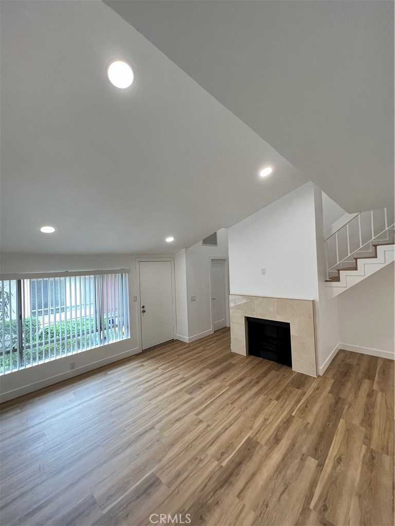 Photo 1 of 33 of 3355 Pasadena Avenue Unit 38 townhome