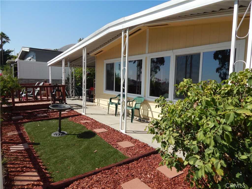 View Highland, CA 92346 mobile home