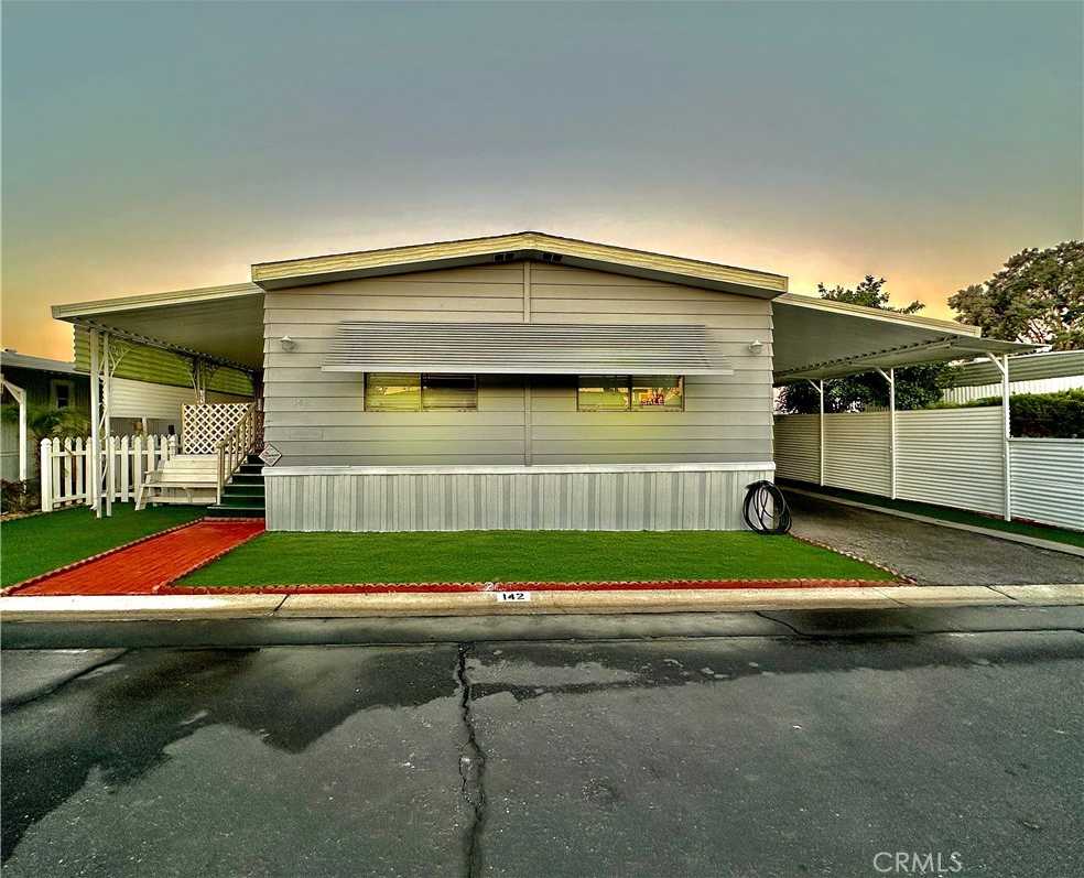 Photo 1 of 8 of 2505 Foothill Blvd Unit 142 mobile home