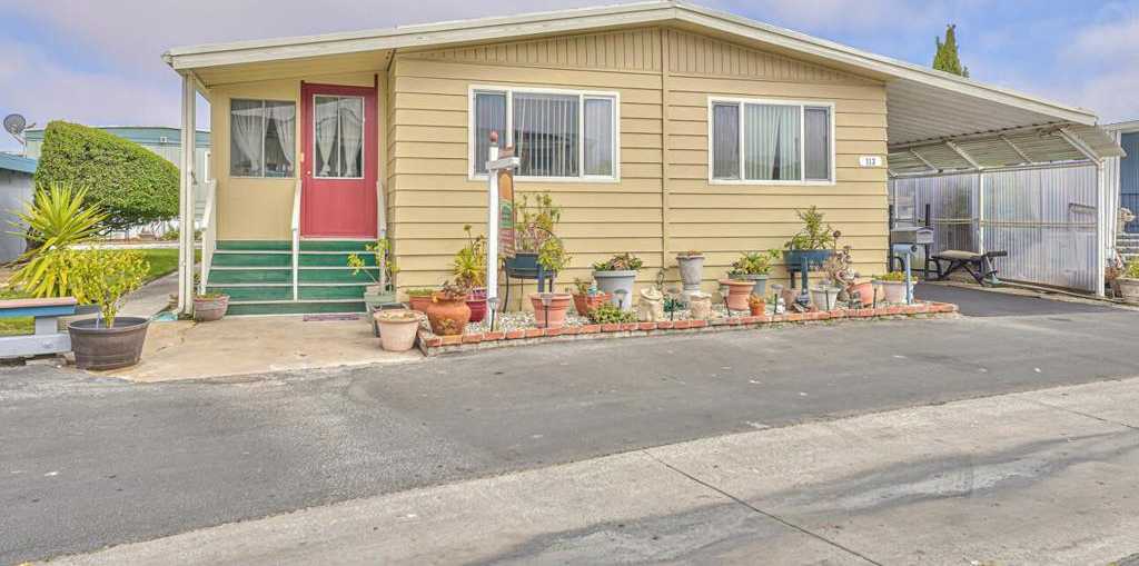 View Salinas, CA 93905 mobile home