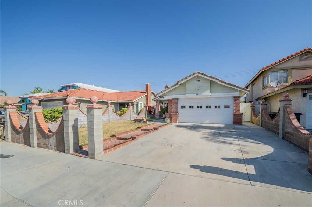 View Perris, CA 92571 house