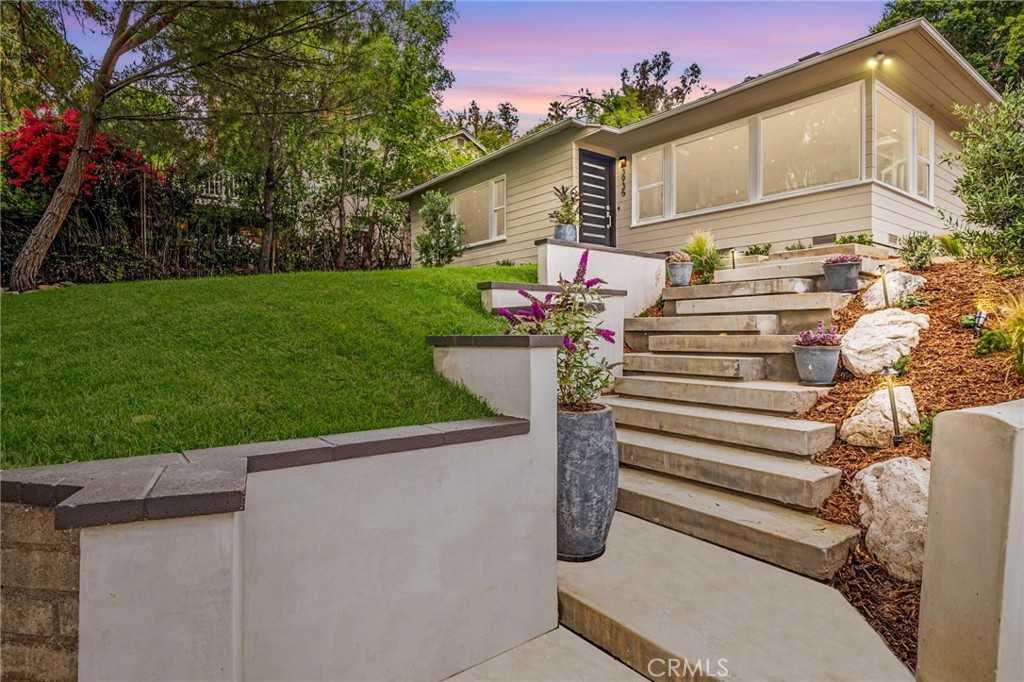 View Hollywood Hills, CA 90068 house