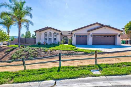 $1,220,000 - 3Br/3Ba -  for Sale in Norco