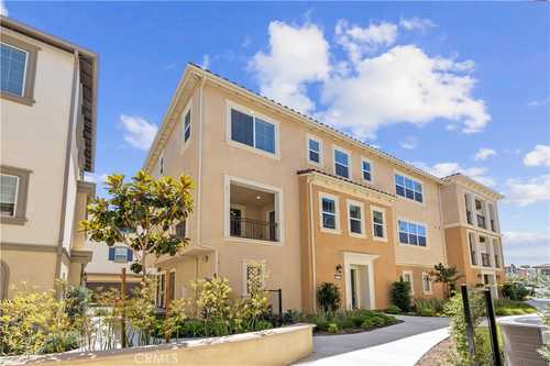 $615,000 - 3Br/3Ba -  for Sale in Chino