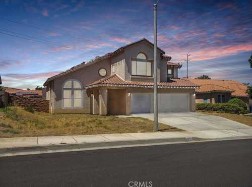 $525,000 - 5Br/3Ba -  for Sale in Palmdale
