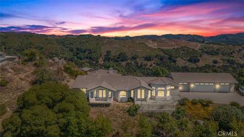 $1,300,000 - 4Br/4Ba -  for Sale in Temecula