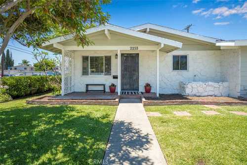 $1,295,000 - 5Br/3Ba -  for Sale in College Park (colp), Costa Mesa