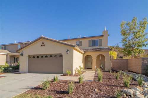 $589,999 - 4Br/3Ba -  for Sale in Lake Elsinore