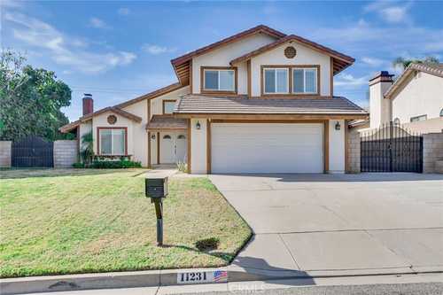 $700,000 - 4Br/3Ba -  for Sale in Moreno Valley