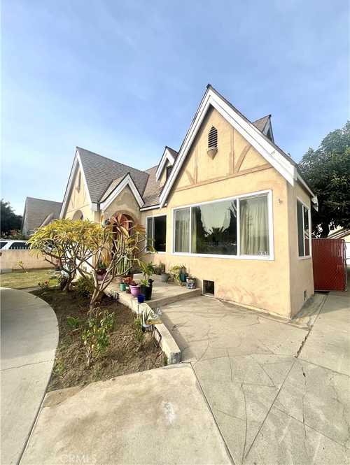 $715,000 - 3Br/1Ba -  for Sale in Walnut Park