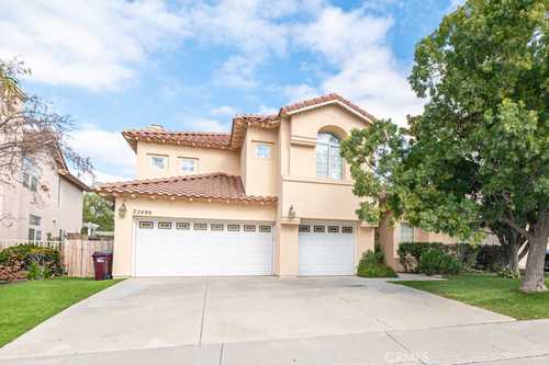 $640,000 - 4Br/4Ba -  for Sale in Moreno Valley