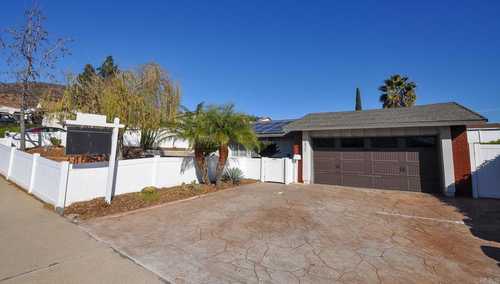 $875,000 - 4Br/2Ba -  for Sale in Santee