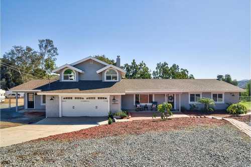 $1,199,500 - 5Br/3Ba -  for Sale in Lakeside