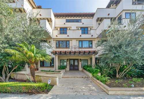 $1,565,000 - 2Br/3Ba -  for Sale in Beverly Hills