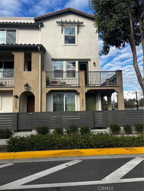 $850,000 - 3Br/4Ba -  for Sale in Commerce