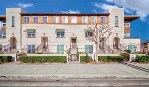 $835,000 - 4Br/4Ba -  for Sale in Downey