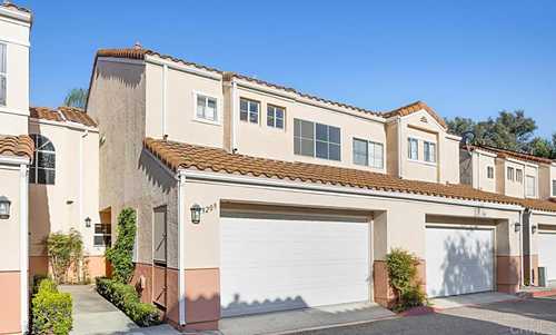 $625,000 - 2Br/3Ba -  for Sale in Santee