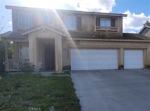 $749,999 - 3Br/3Ba -  for Sale in Eastvale