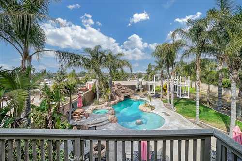 $1,299,000 - 5Br/3Ba -  for Sale in Norco