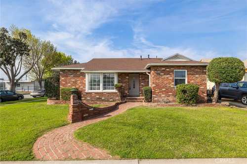 $884,500 - 3Br/2Ba -  for Sale in Inglewood