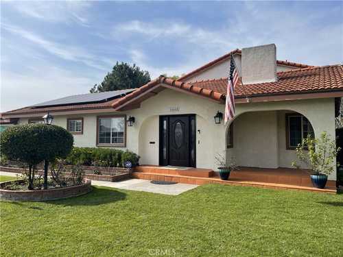 $1,375,000 - 5Br/4Ba -  for Sale in Downey