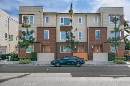 $895,000 - 4Br/4Ba -  for Sale in Downey