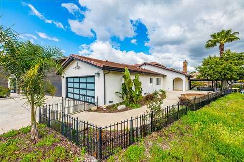 $969,000 - 3Br/2Ba -  for Sale in Canyon Lake