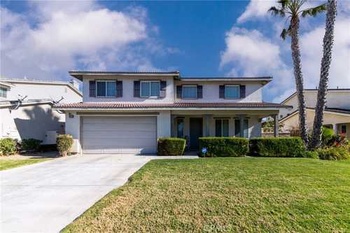 $945,000 - 5Br/3Ba -  for Sale in Eastvale