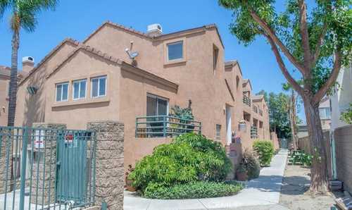 $468,000 - 2Br/3Ba -  for Sale in Compton
