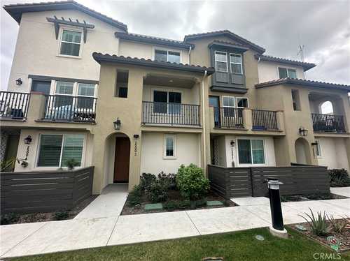 $720,000 - 3Br/3Ba -  for Sale in Commerce