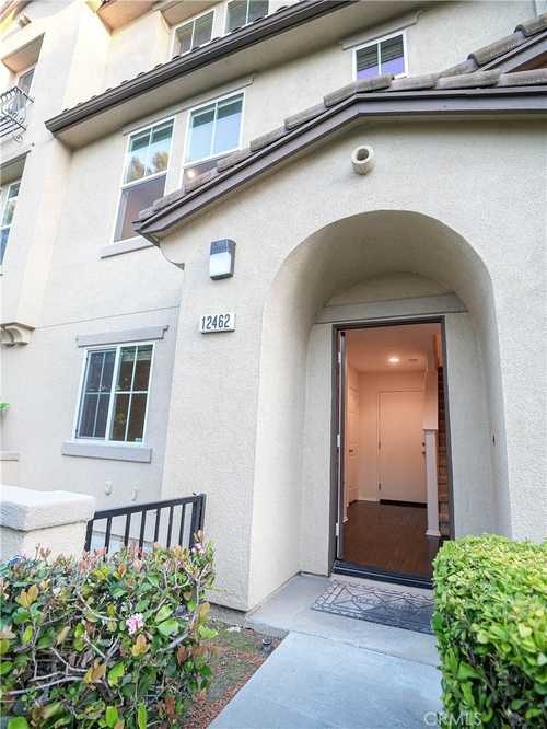$549,000 - 2Br/3Ba -  for Sale in Eastvale