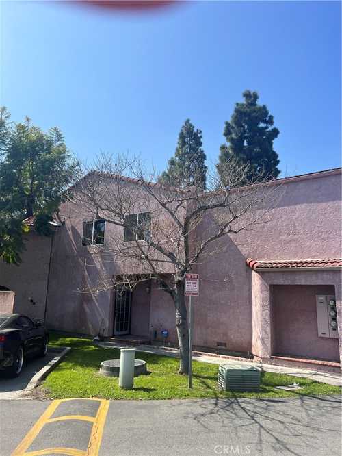 $570,000 - 4Br/3Ba -  for Sale in Compton