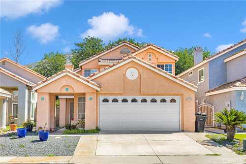 $574,900 - 4Br/3Ba -  for Sale in Fontana