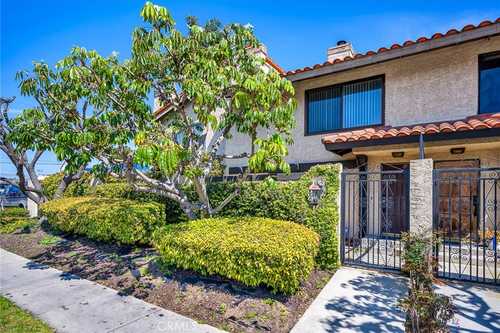$750,000 - 2Br/3Ba -  for Sale in Torrance