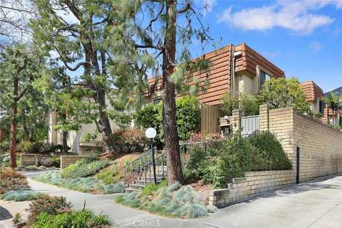 $920,000 - 2Br/3Ba -  for Sale in Sierra Madre