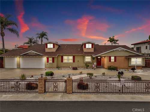 $1,895,000 - 4Br/5Ba -  for Sale in Downey