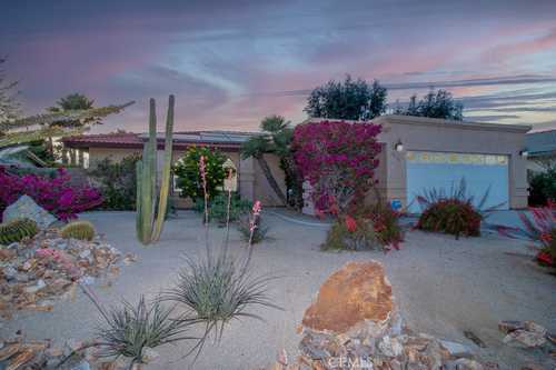 $525,000 - 3Br/2Ba -  for Sale in Shadow Crest (33550), Cathedral City