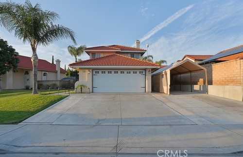 $699,000 - 3Br/3Ba -  for Sale in Fontana