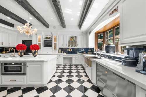 $6,299,000 - 5Br/5Ba -  for Sale in Beverly Hills